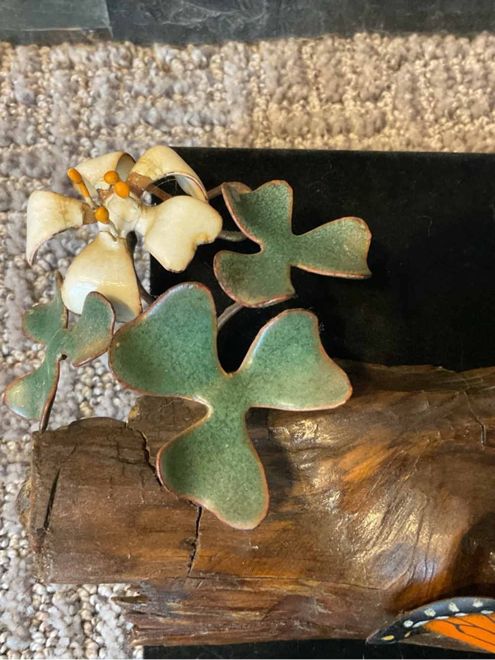 Vintage Driftwood with metal enamel flowers & butterfly - Picture 3 of 9